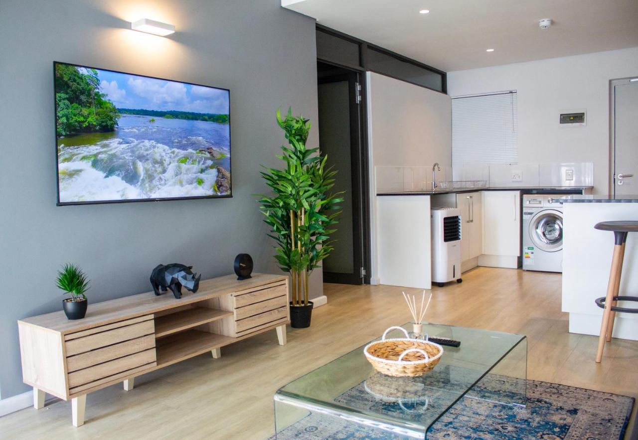 Chic, Central, Family & Group Stay - Stylish 2 Ensuite Bedroom Apartment With Spacious Balcony Le Cap Extérieur photo