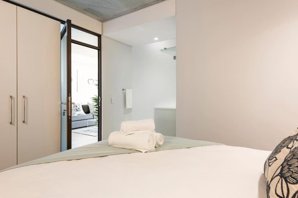 Chic, Central, Family & Group Stay - Stylish 2 Ensuite Bedroom Apartment With Spacious Balcony Le Cap Extérieur photo